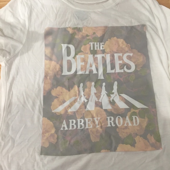 host pick 🎉🎉🎉🎉NWT Beatles Abbey Road t-shirt - Picture 10 of 13